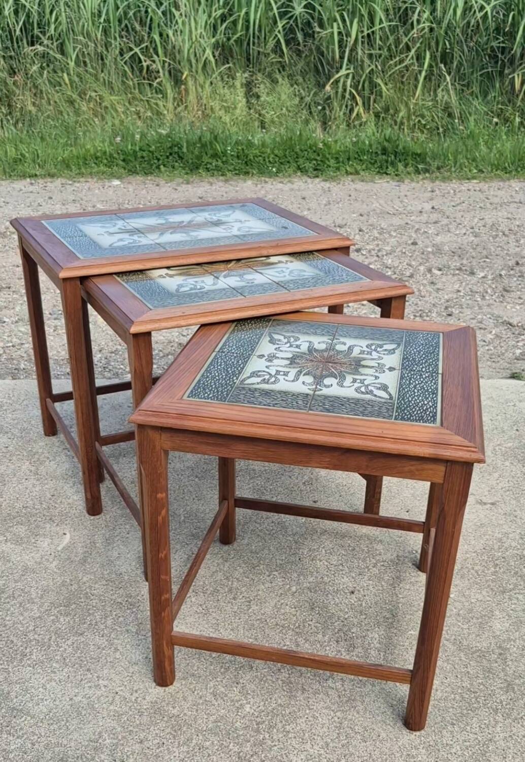 Set 3 vintage Danish nesting tables - teak tiles