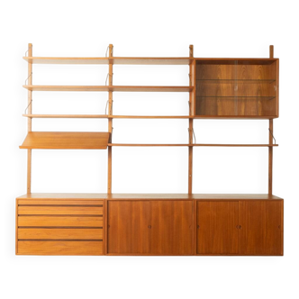 Classic shelving system from the 1960s in teak veneer by Poul Cadovius for Cado