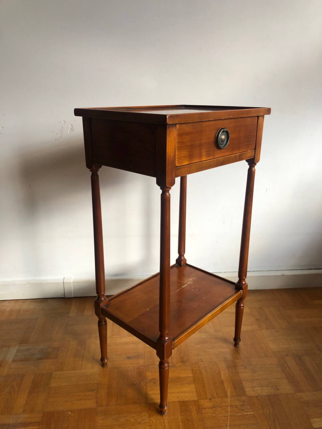 Classic bedside side table