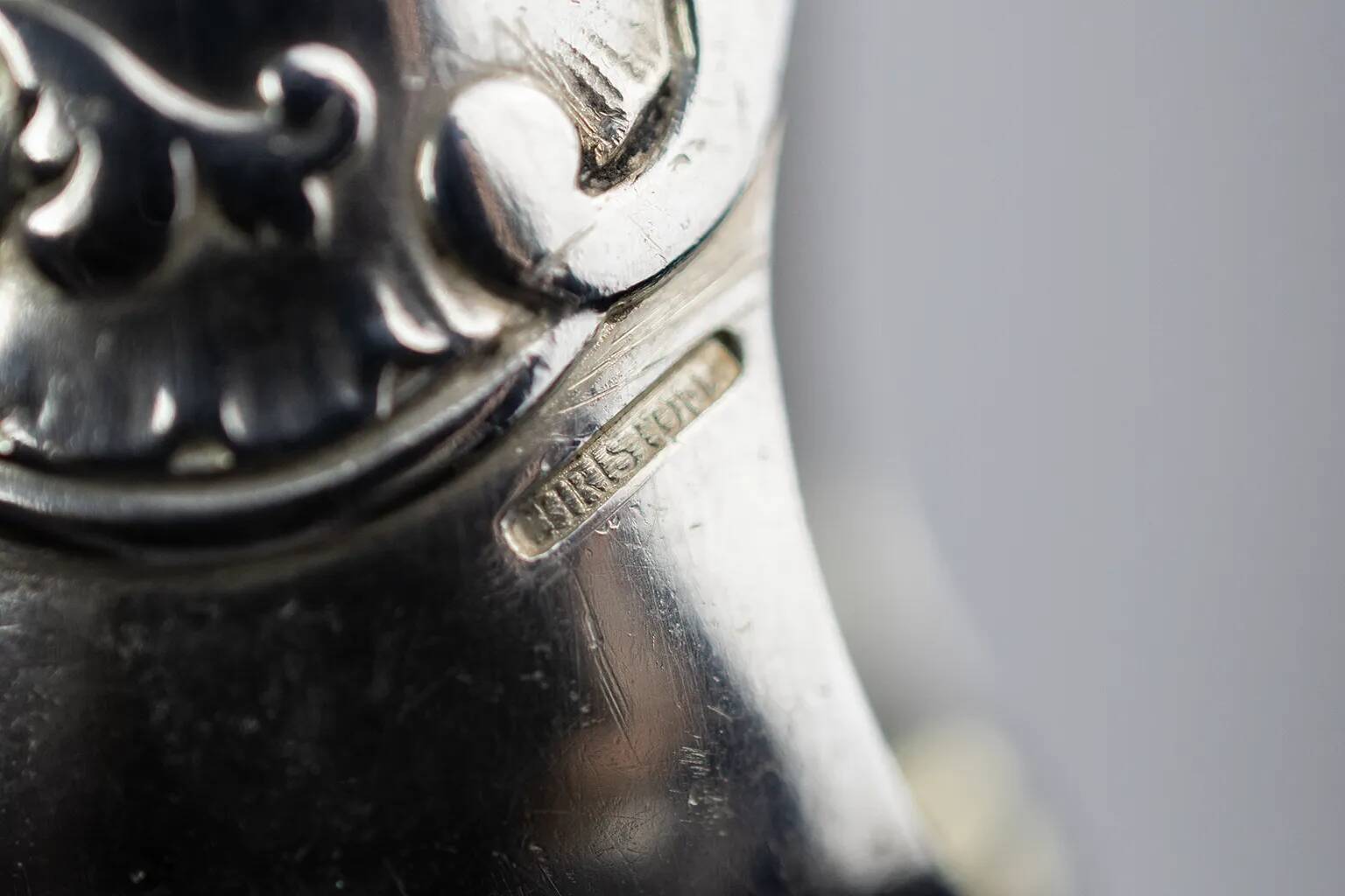 Christofle sugar tongs in silver-plated metal, Louis XV style, 19th century