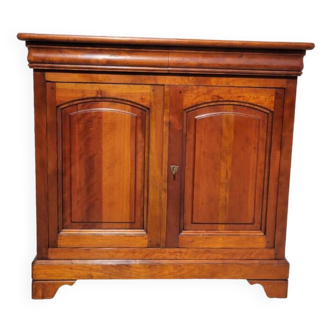 Small 2-door sideboard