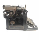 Old typewriter Underwood azerty