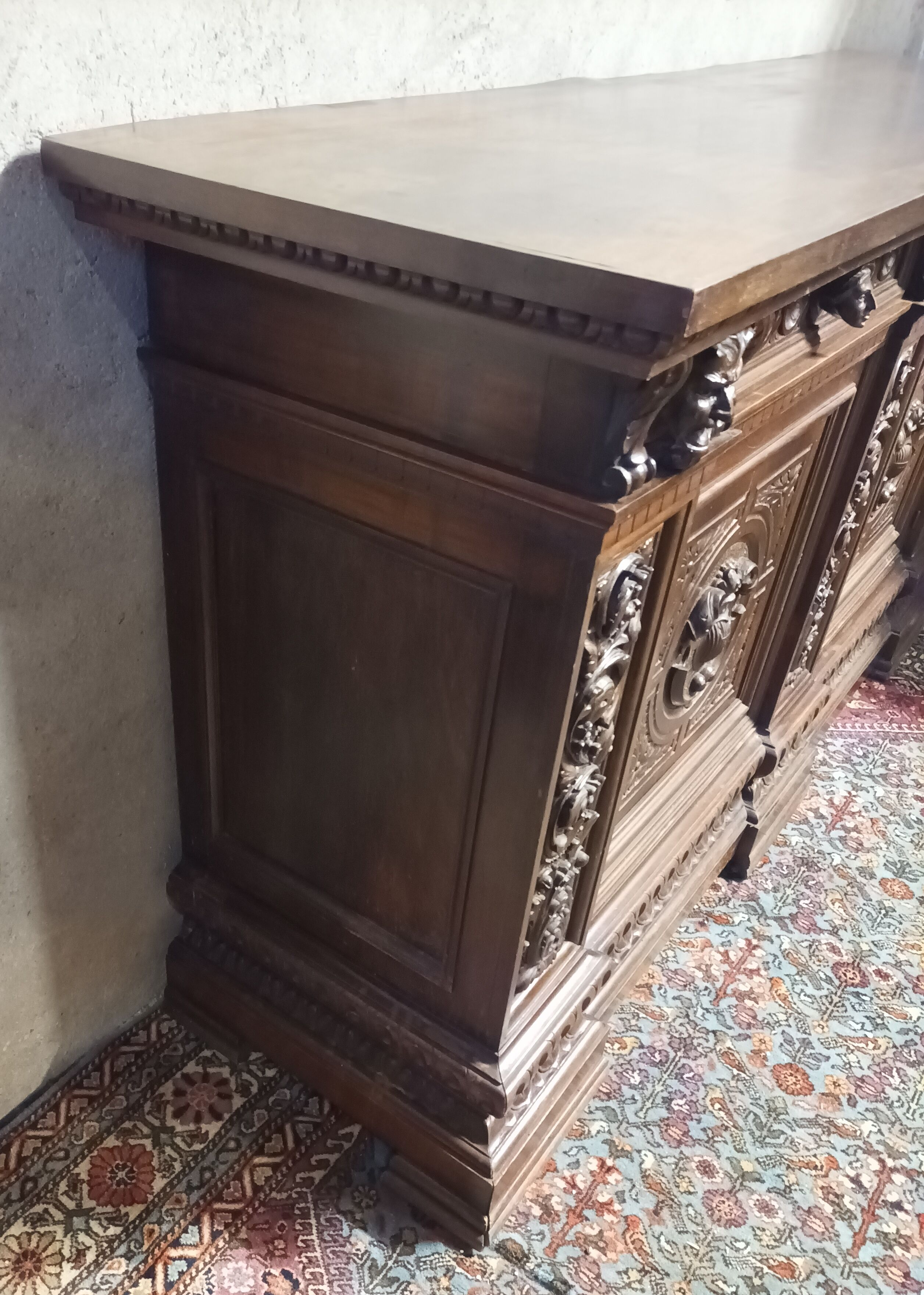 Sideboard style Renaissance