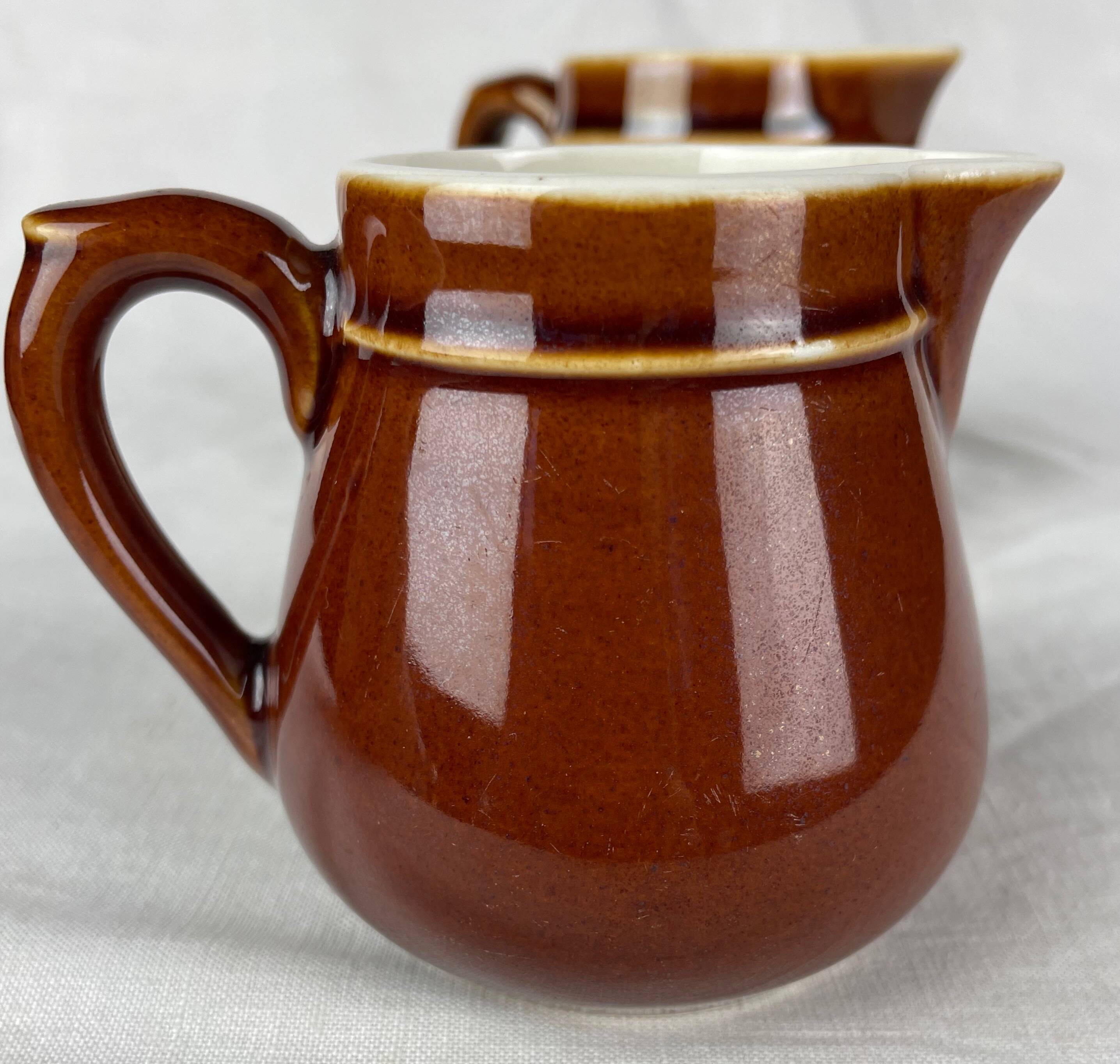 Set of 2 ceramic milk pots