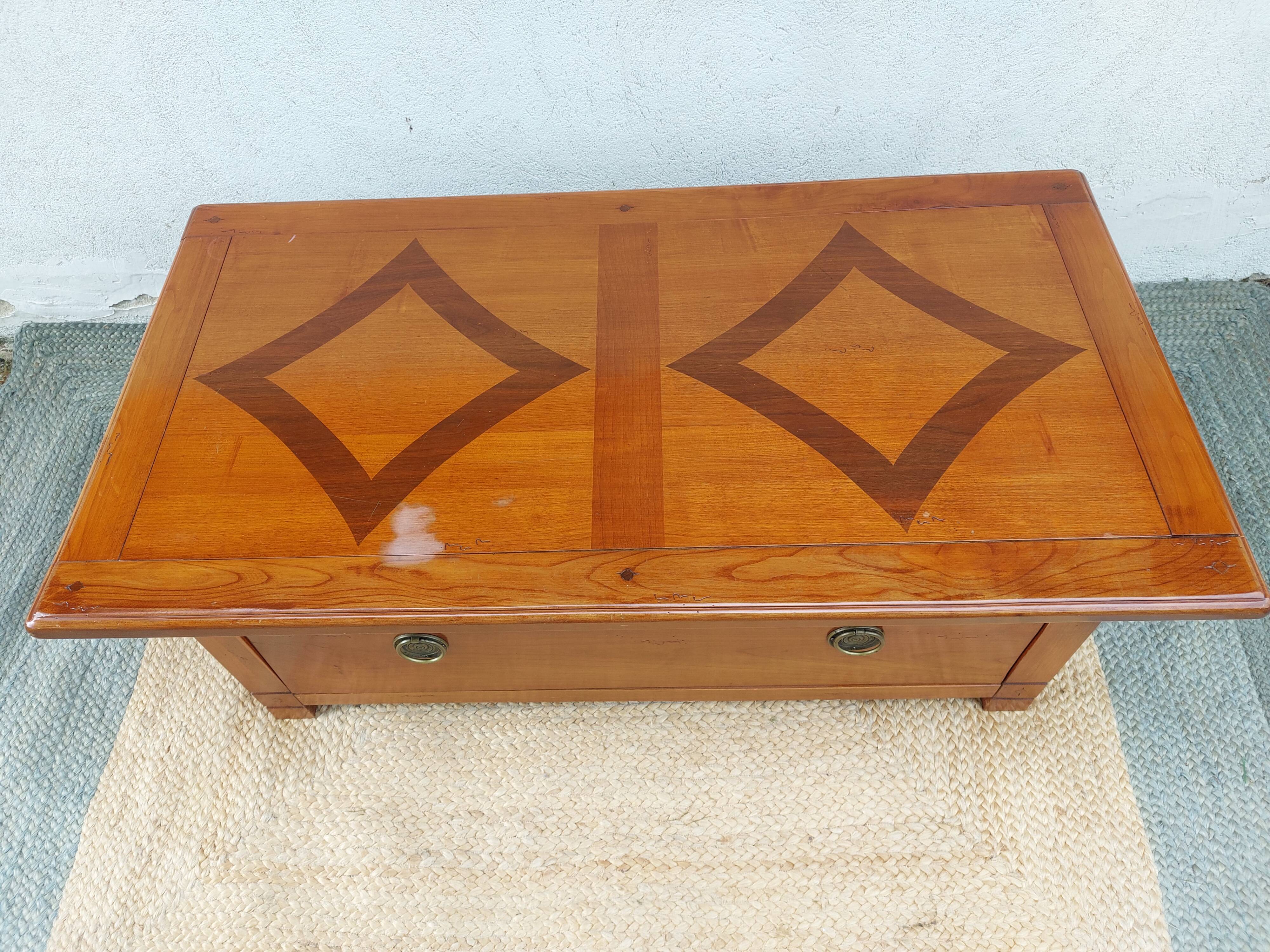 Solid wood coffee table, large drawer