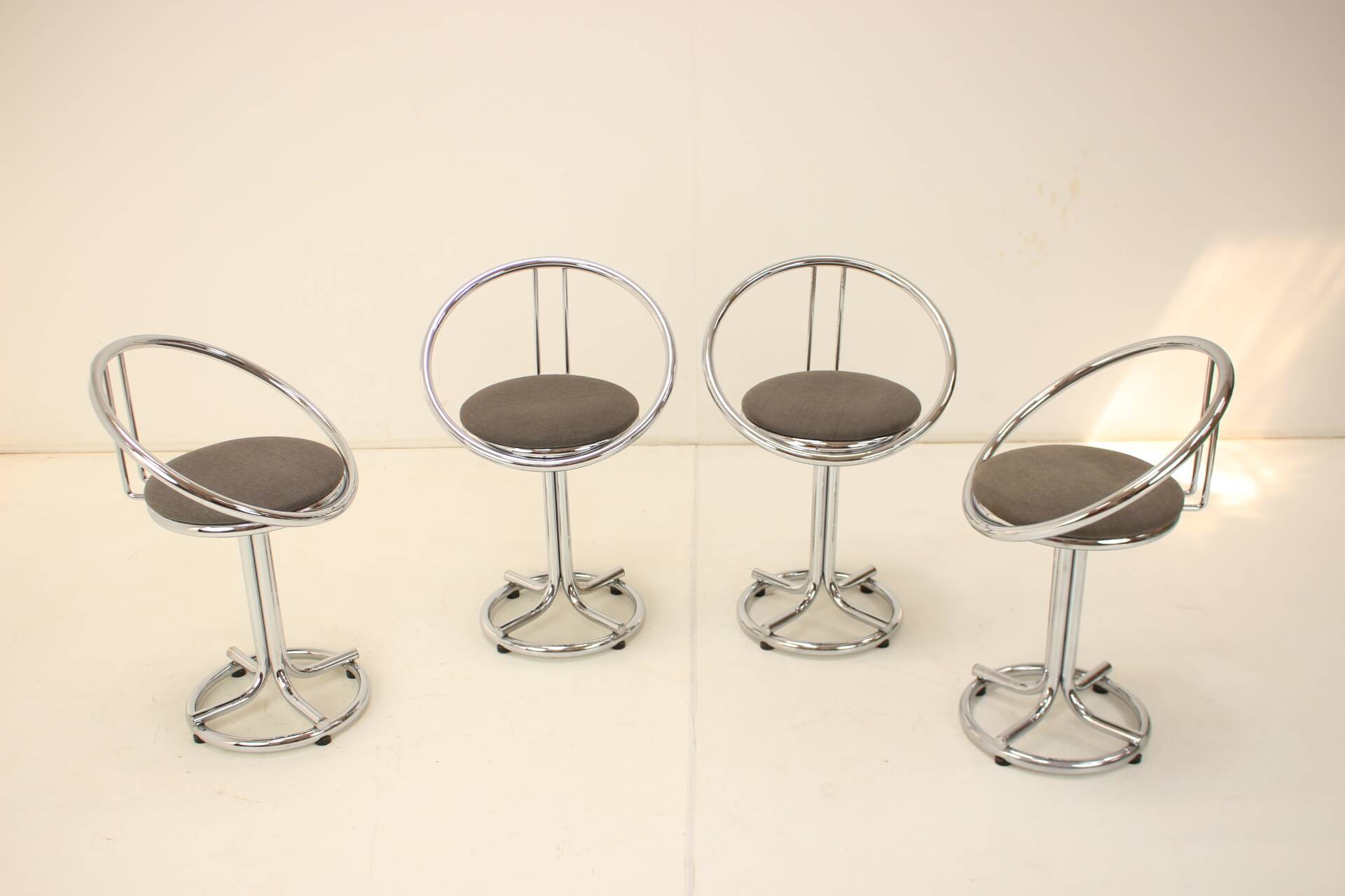 Pair of midcentury bar stools, italy 1970s