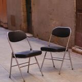 Vintage look folding chair