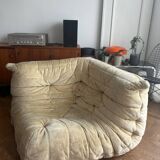 Canapé d’angle Togo ligne Roset en tissu velours beige