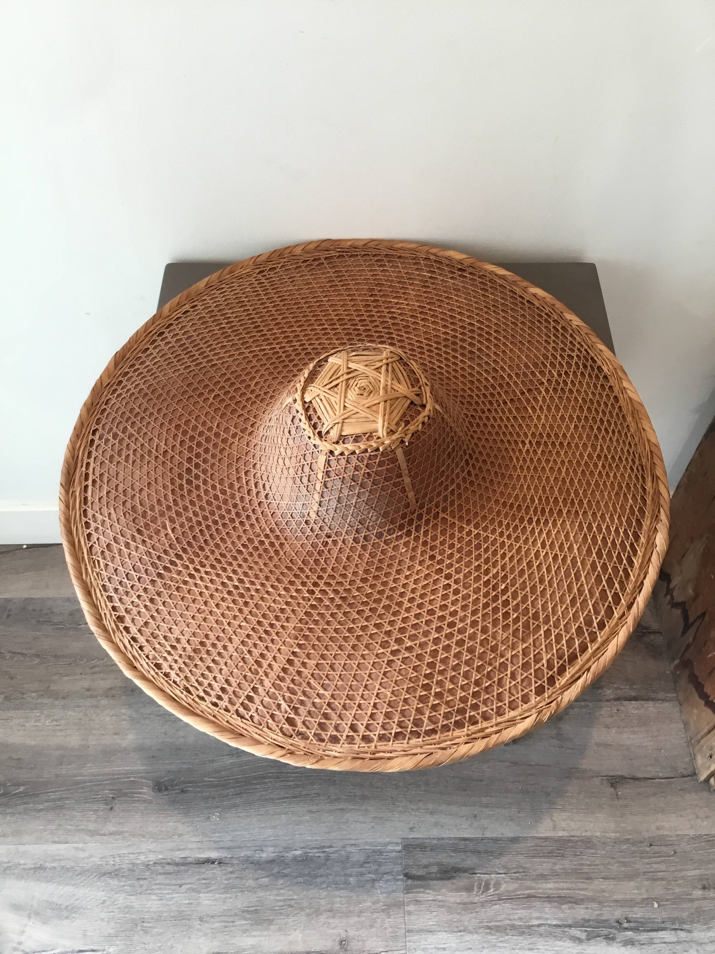 Chapeau asiatique rotin