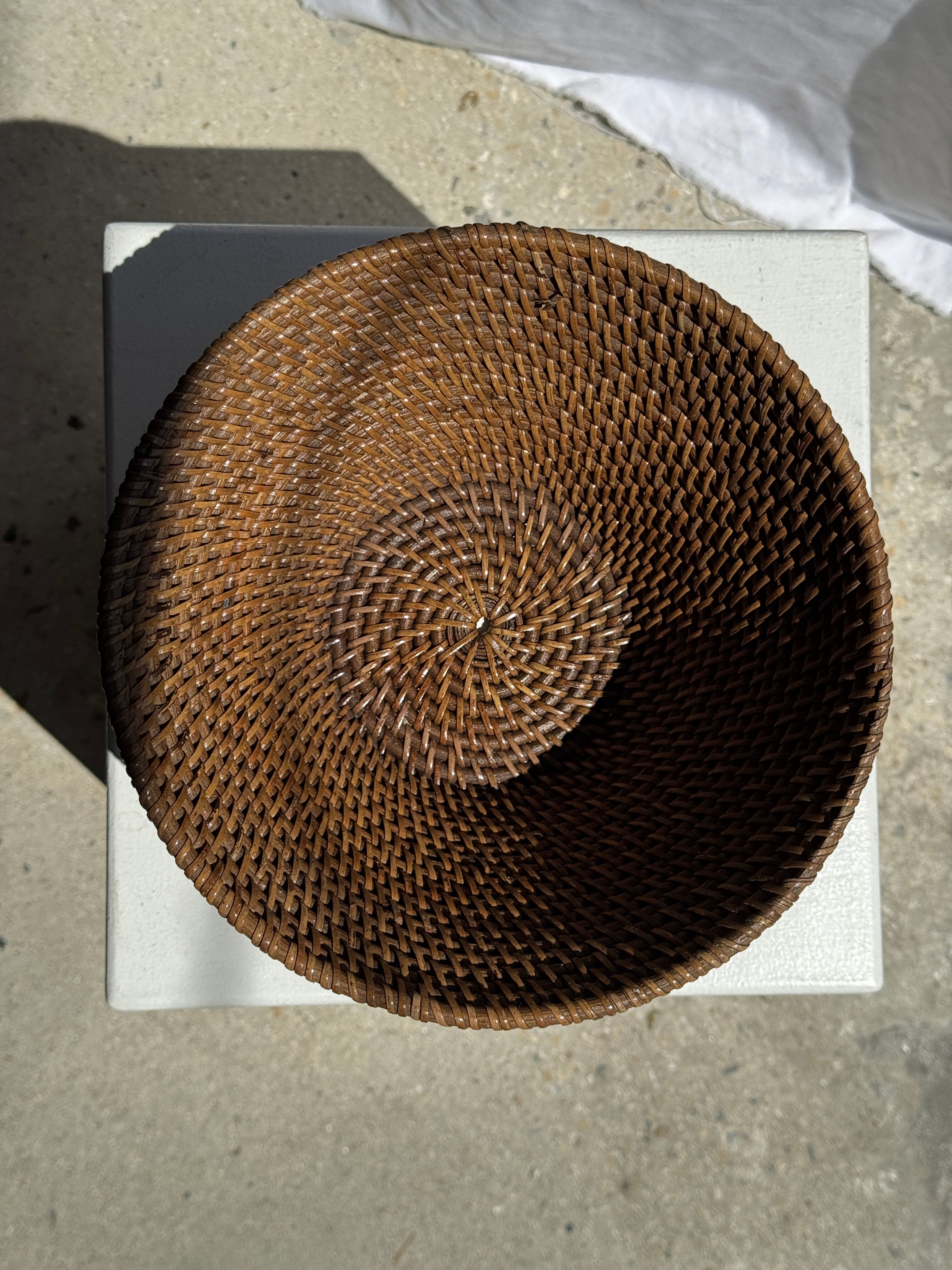 Panier rond en rotin artisanal indonésien D25 H14