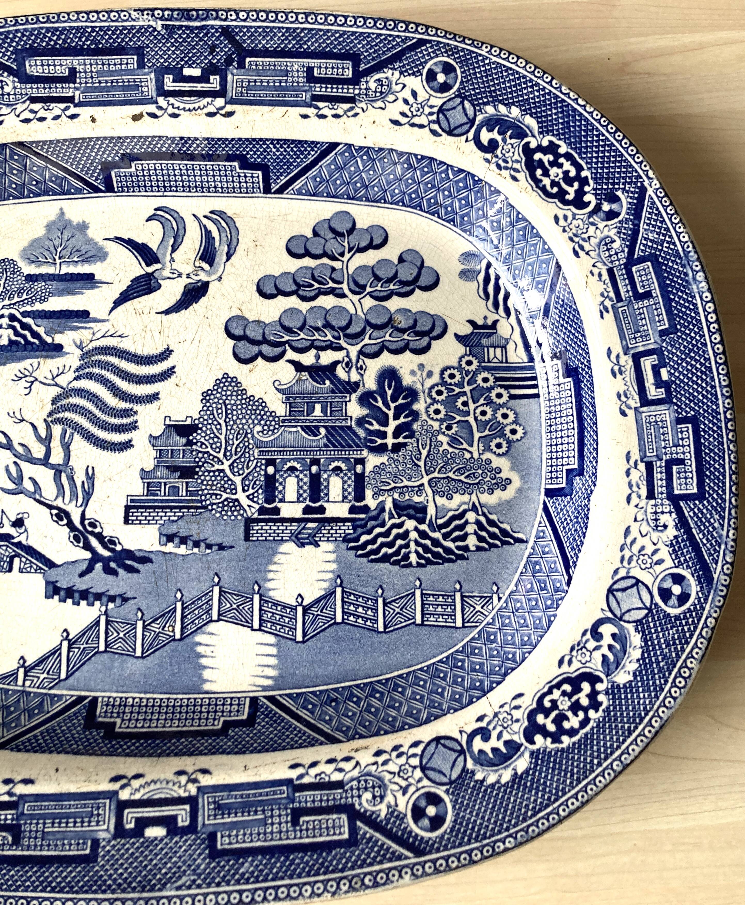 Large English Staffordshire Earthenware Dish in Blue and White Willow, Late 19th Century