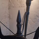 Lampadaire ancien tripode en fer forgé