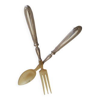 Salad servers in horn and silver metal