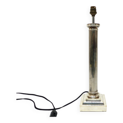 Lampe néoclassique colonne en métal argenté 1960