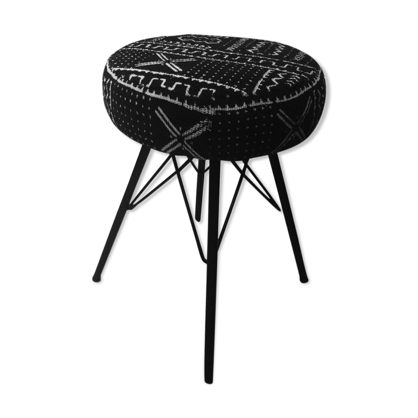 Black stool in bogolan - iron feet