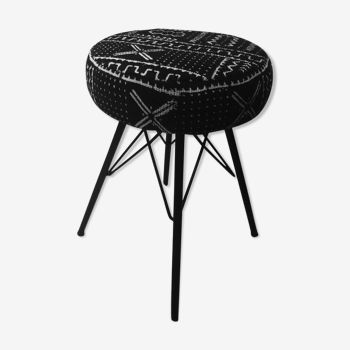 Tabouret noir en bogolan - pieds en fer