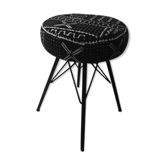 Black stool in bogolan - iron feet