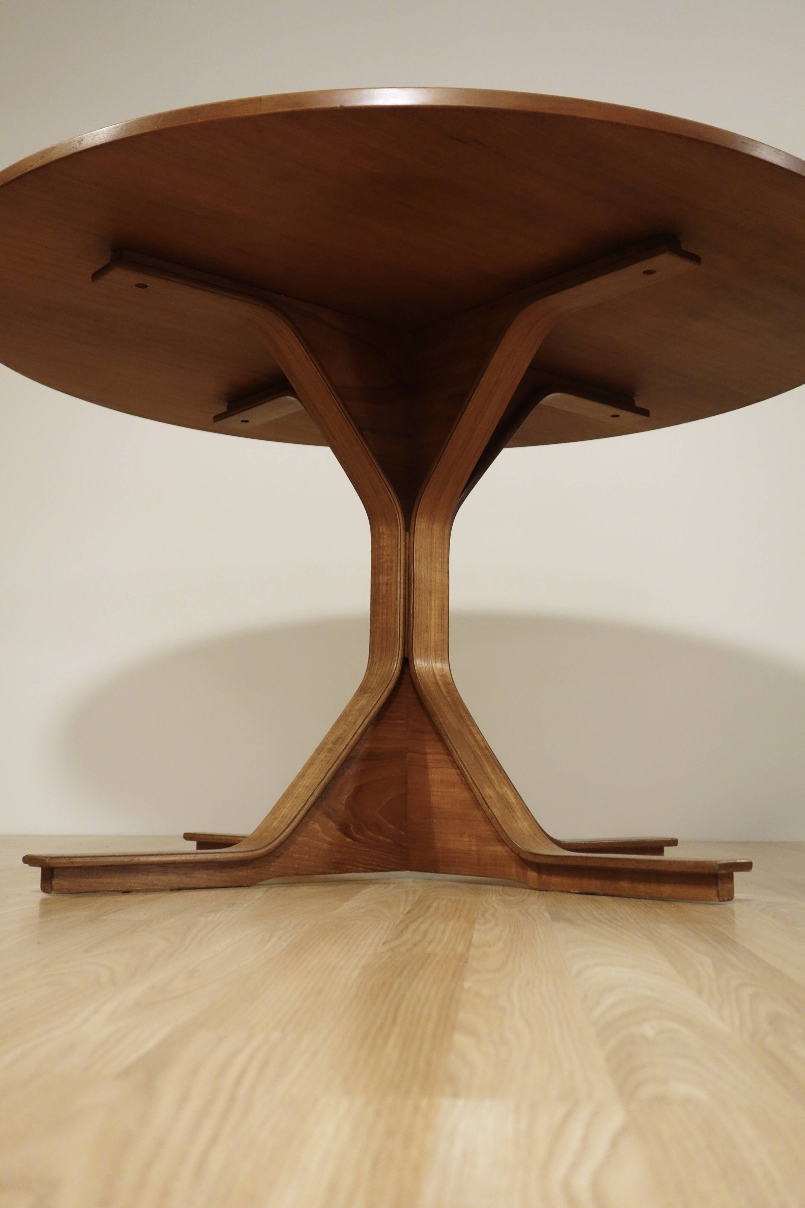 Round dining table "522" by Gianfranco Frattini for Bernini, Italy 1956