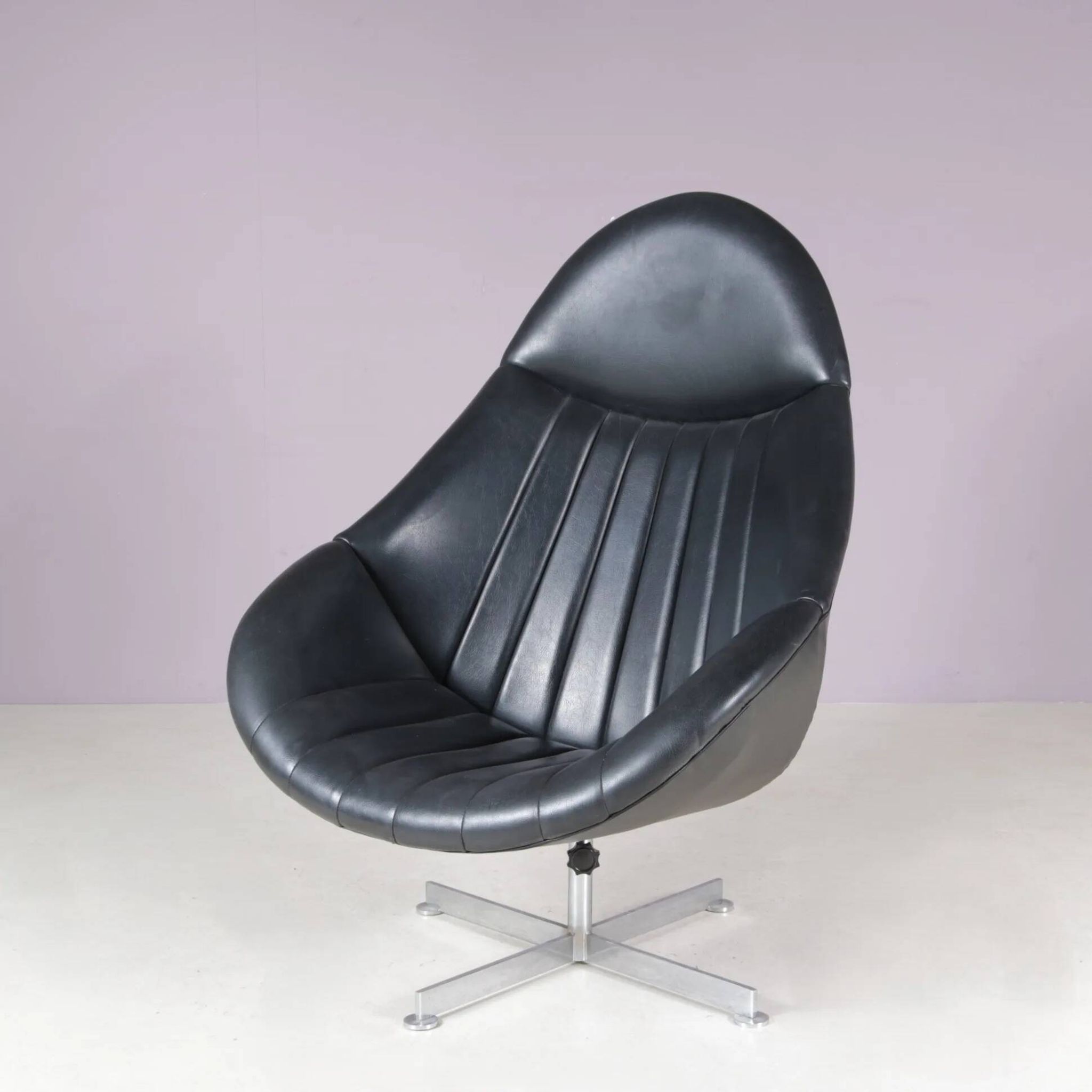 1960s swivel easy chair on chrome crossbase with black skai seat / Rudolf Wolf / Rohé, Netherlands