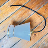 Small white and gold diabolo pendant.