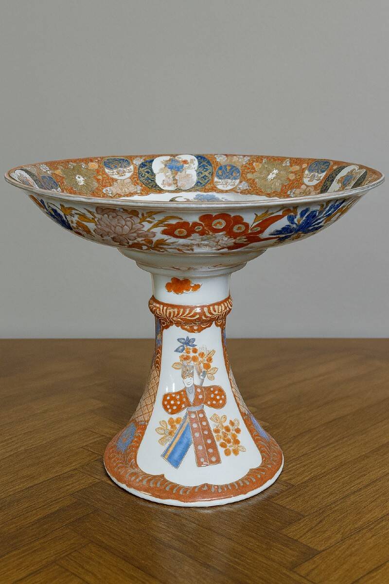 Cup on pedestal in porcelain – Imari decoration, Japan late 19th century