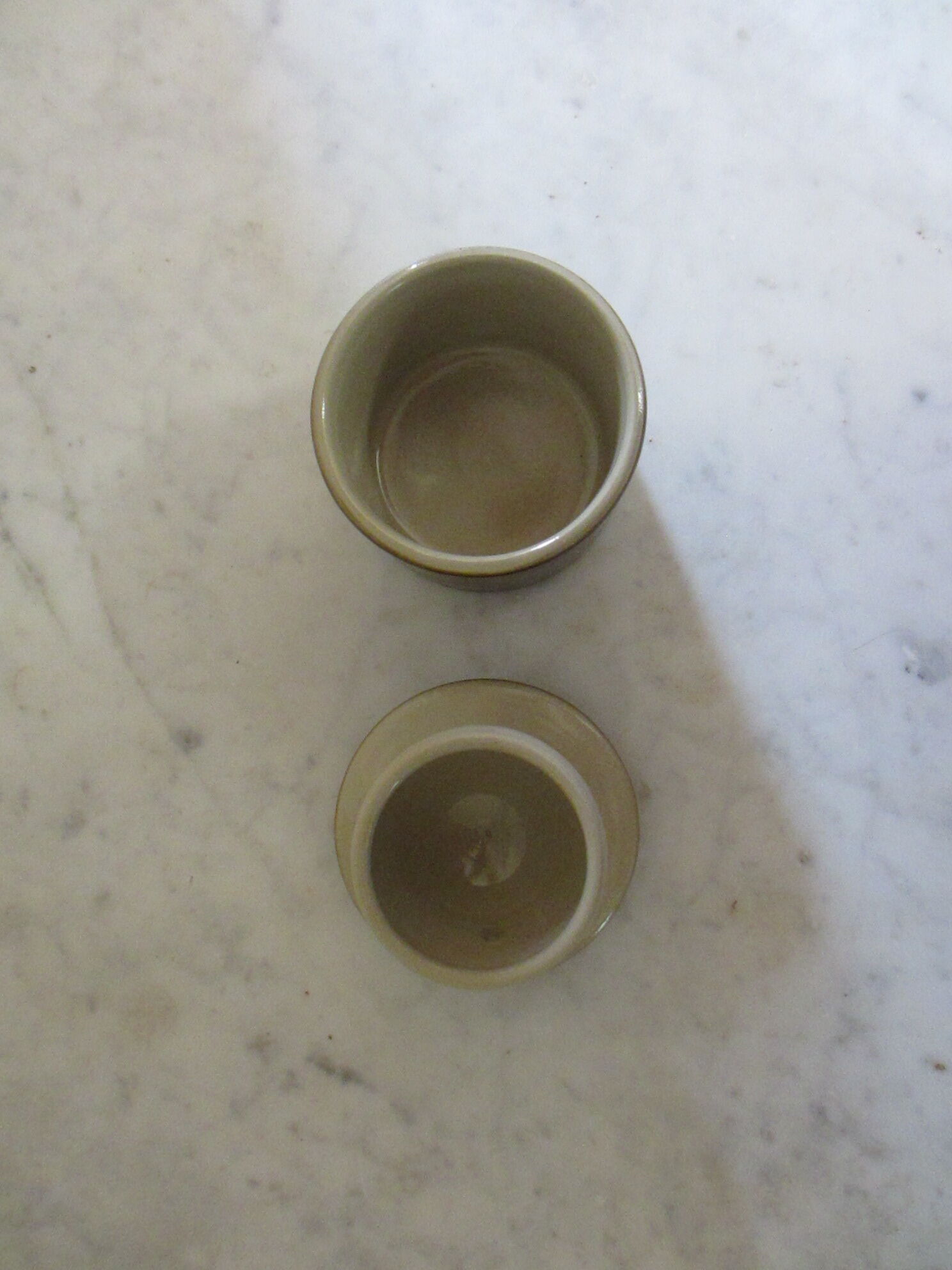 Enamelled stoneware water butter maker