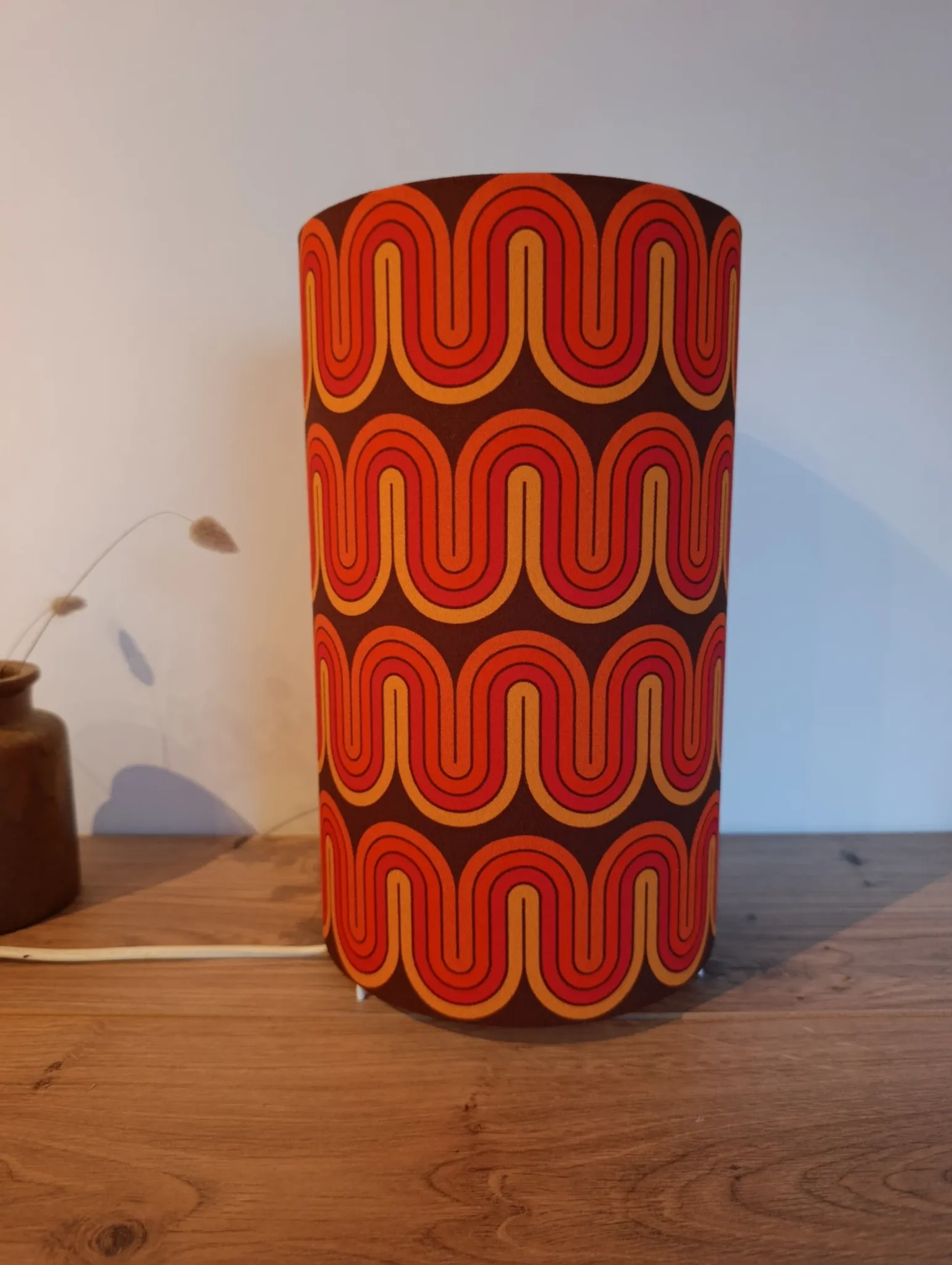 Lampe tube imprimé vagues psychédéliques esprit seventies