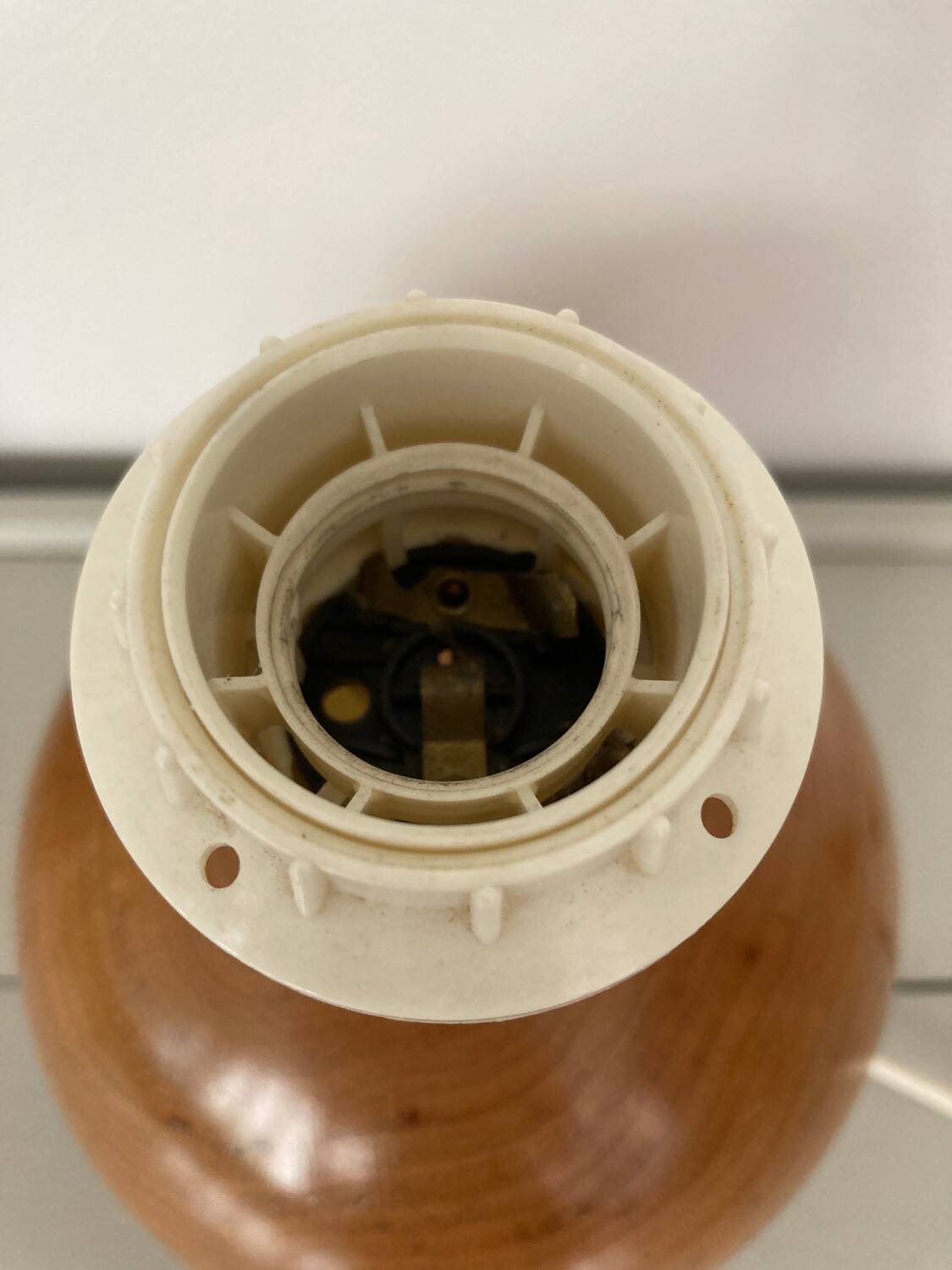 Solid wood ball lamp base