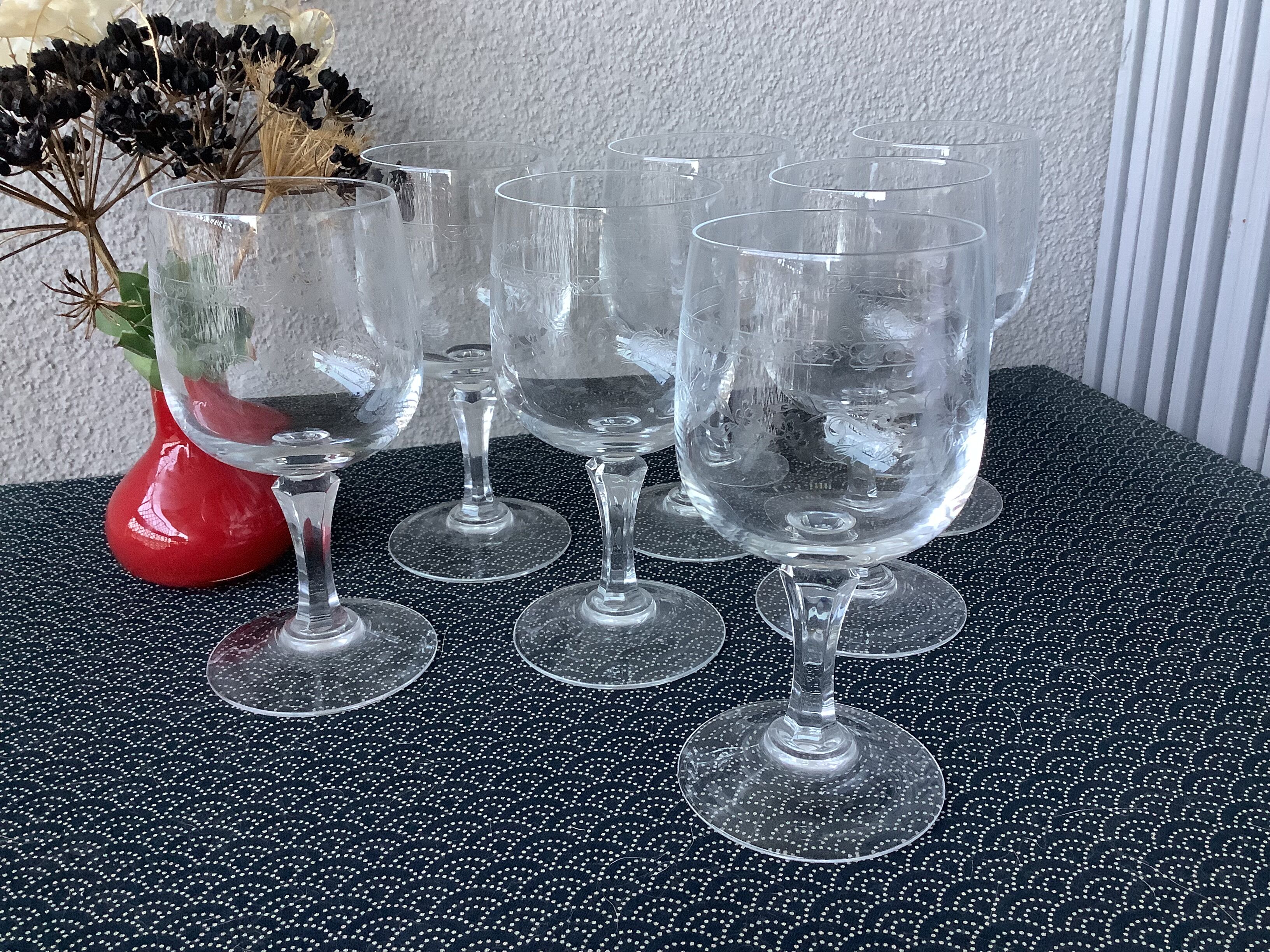 Crystal glasses chiseled on foot Vierzon