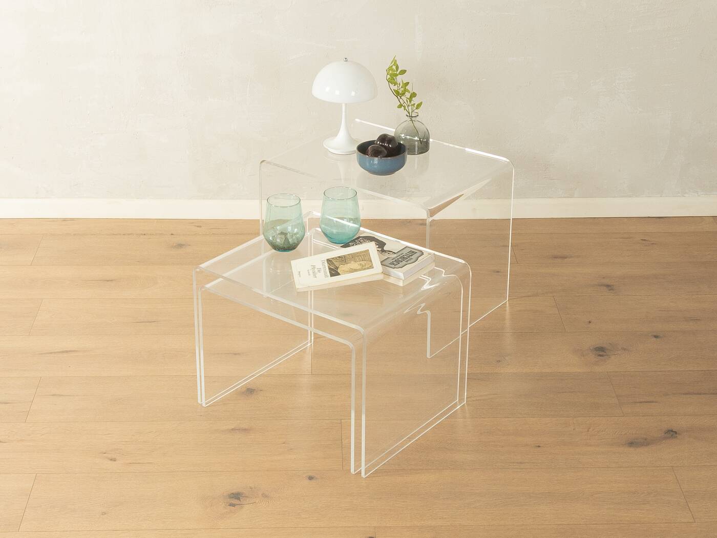 Tables gigognes en acrylique des années 1960