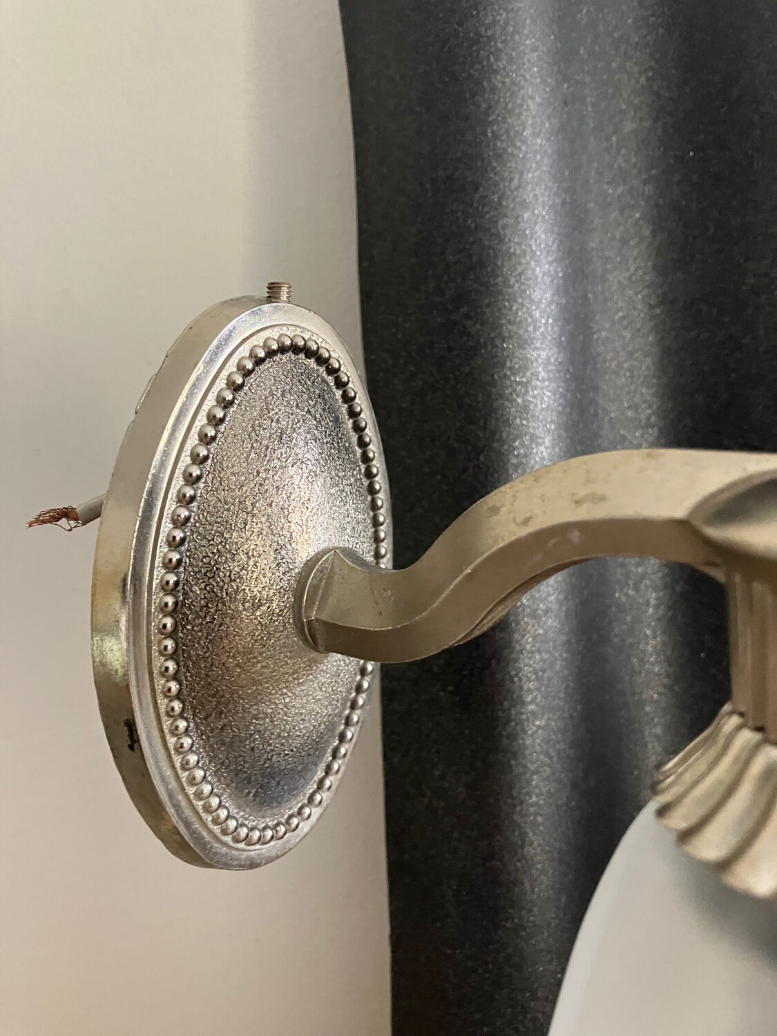 Art deco wall light