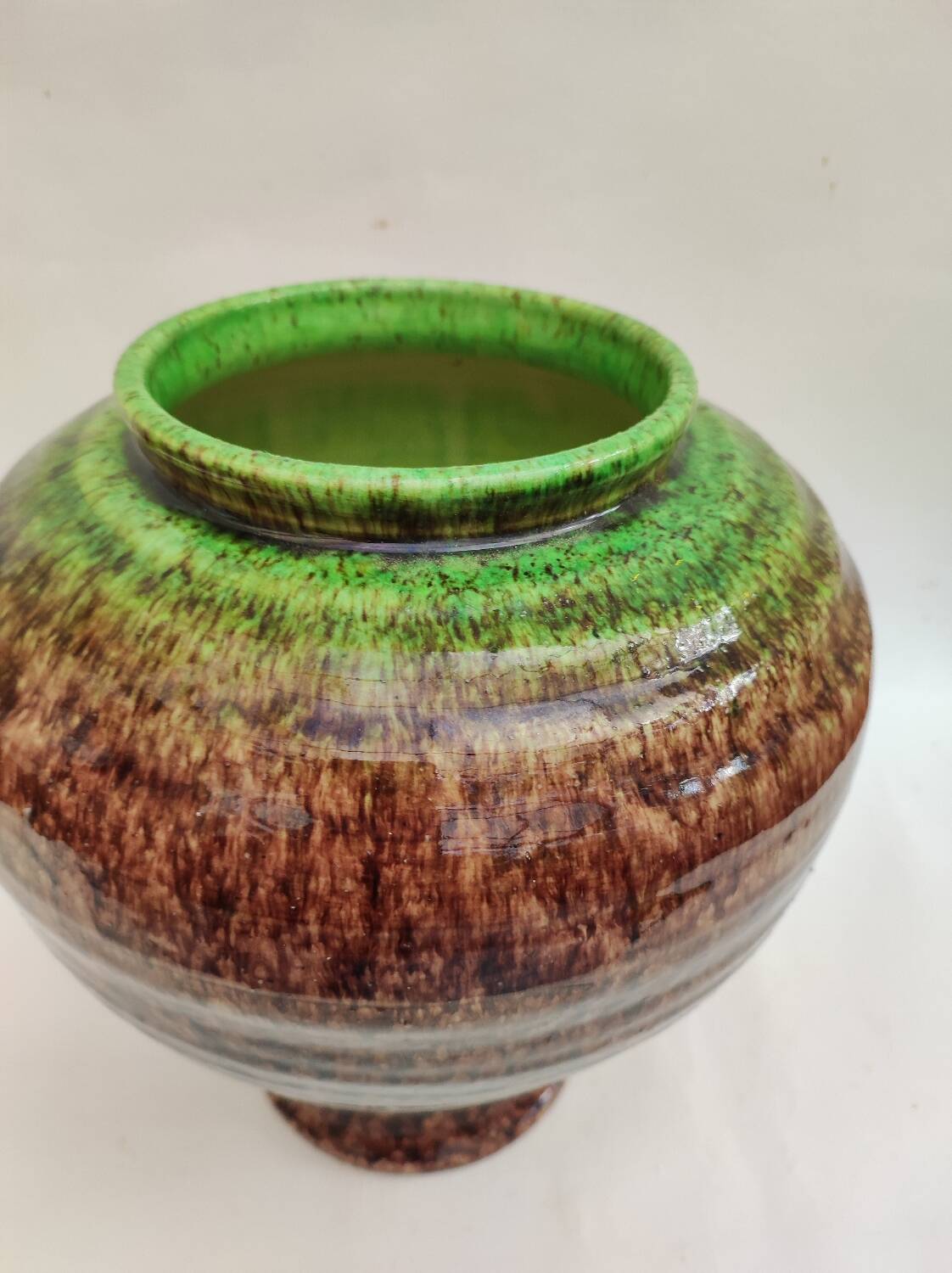 Vase en céramique signé Accolay