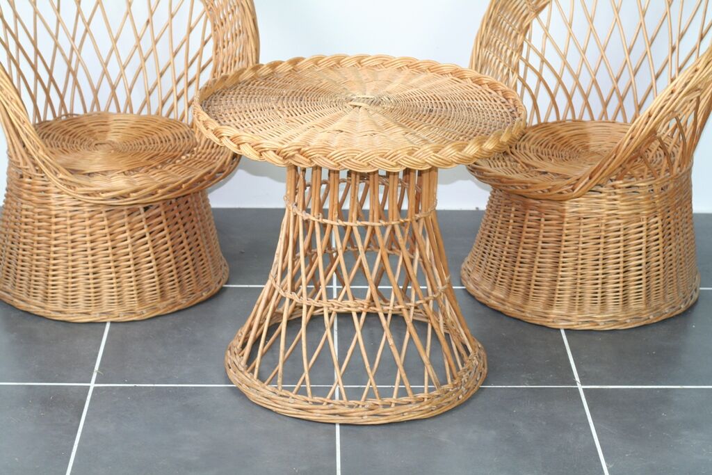 Set two armchairs and table from the 70