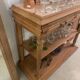 Console sablée avec marbre rose pale, de style Henri II