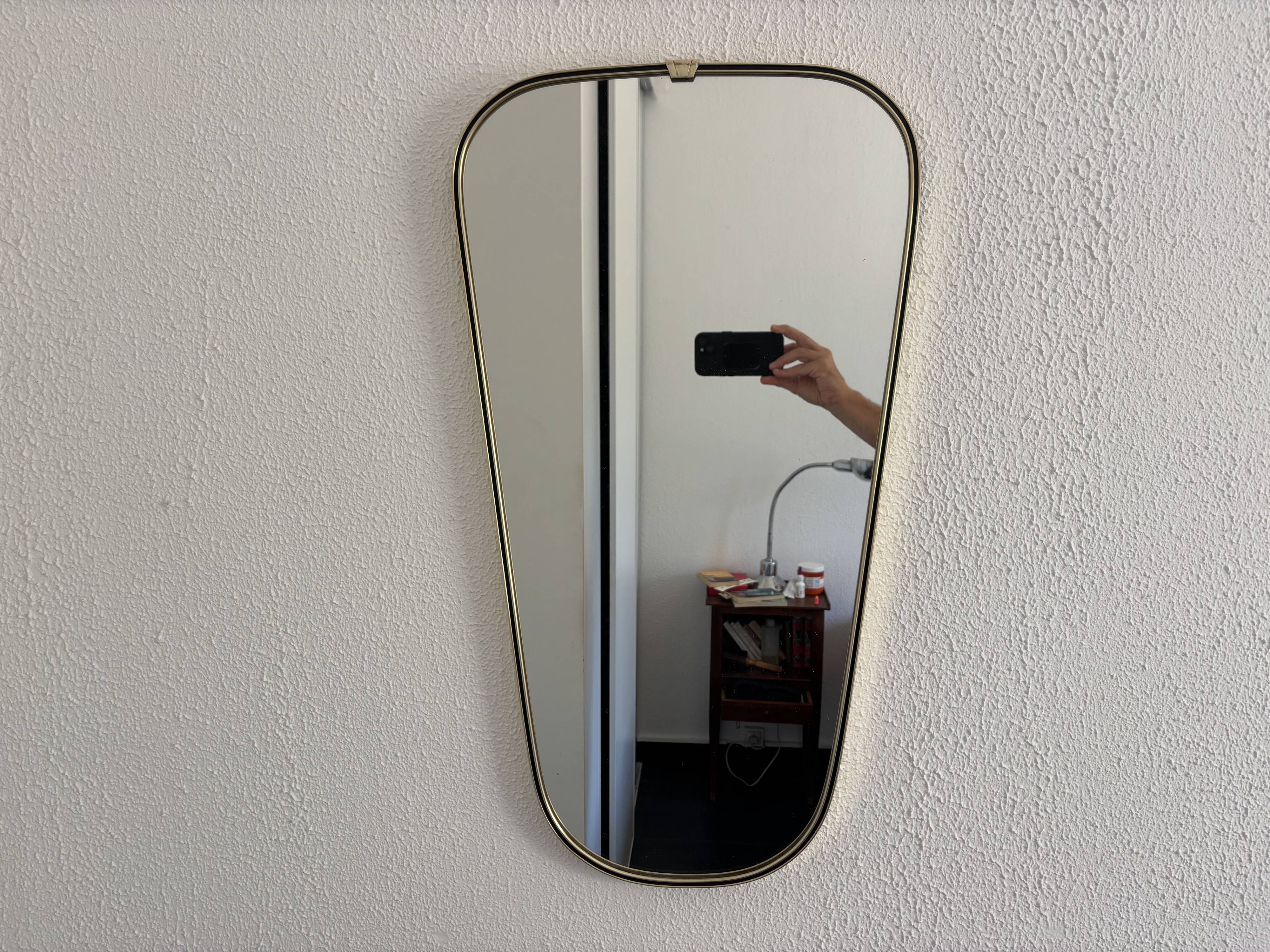 Miroir vintage 1960 rétroviseur asymétrique doré noir - 73 x 39 cm