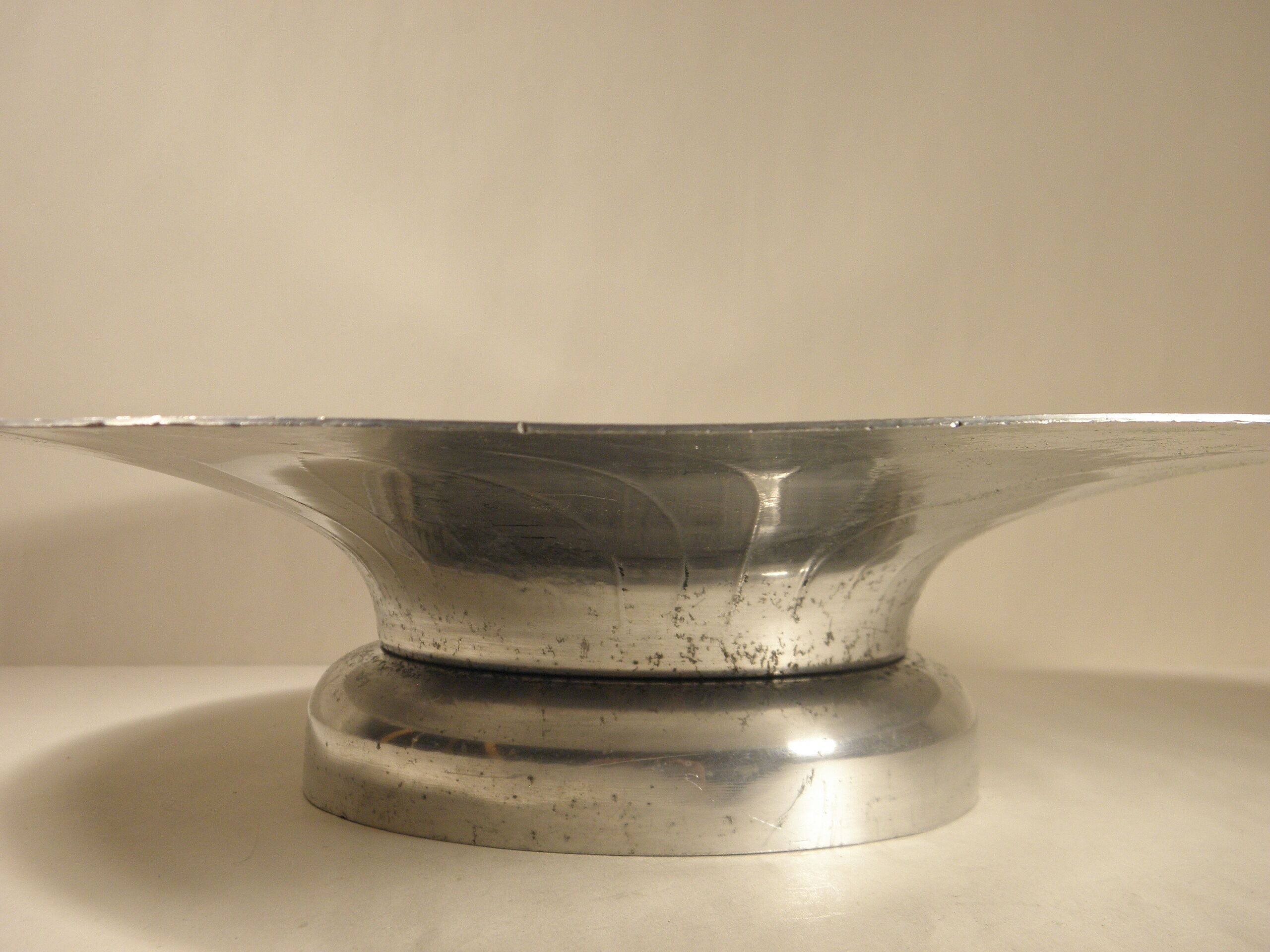 Art deco cup
