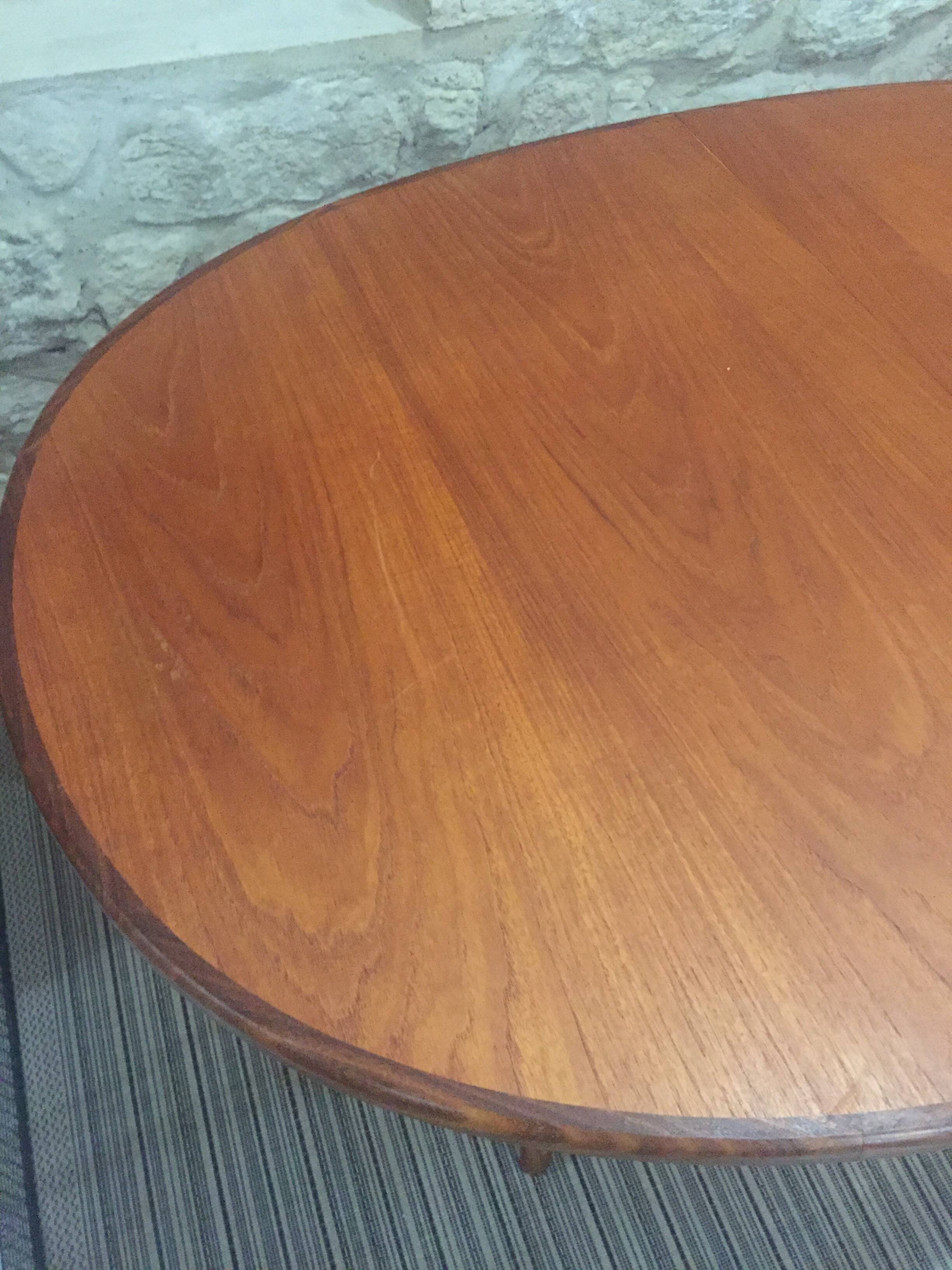 Table à manger scandinave en teck ovale avec rallonge centrale