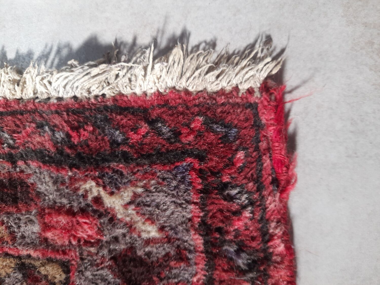 Superb Authentic Turkish Carpet – Hand-Knotted – 1960s – 142 x 93 cm