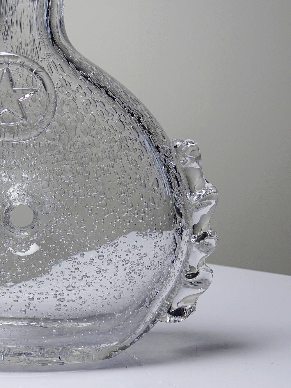 Cognac carafe Daum France Lorraine cross in bubbled crystal, 1960s-70s.