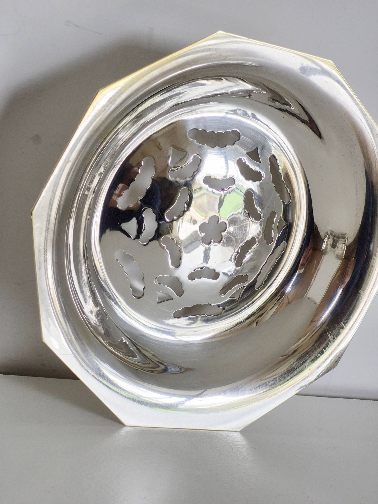 Antique butter dish in the Coquillor style, made of silver-plated metal.