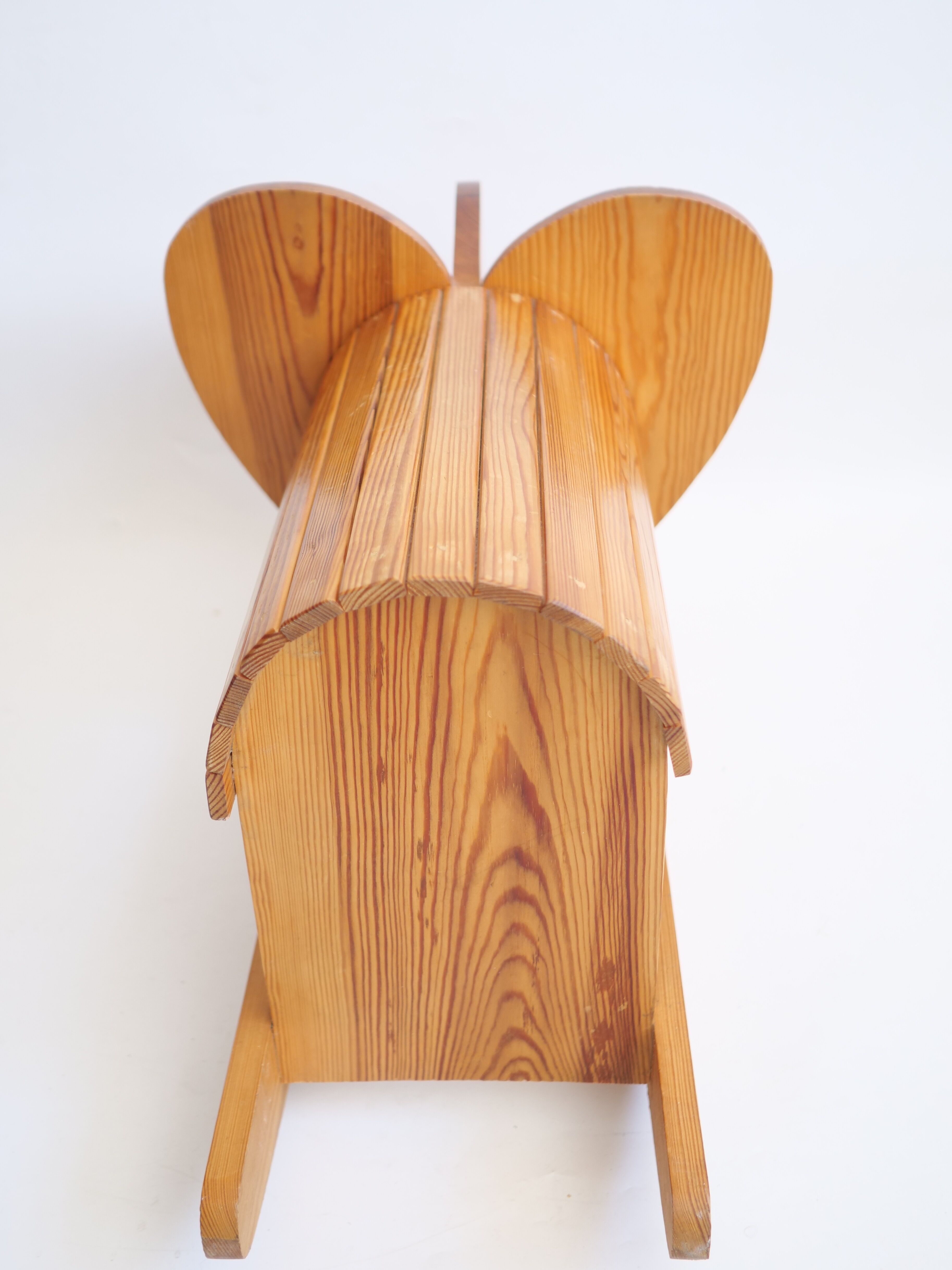 Elephant à bascule en bois vintage