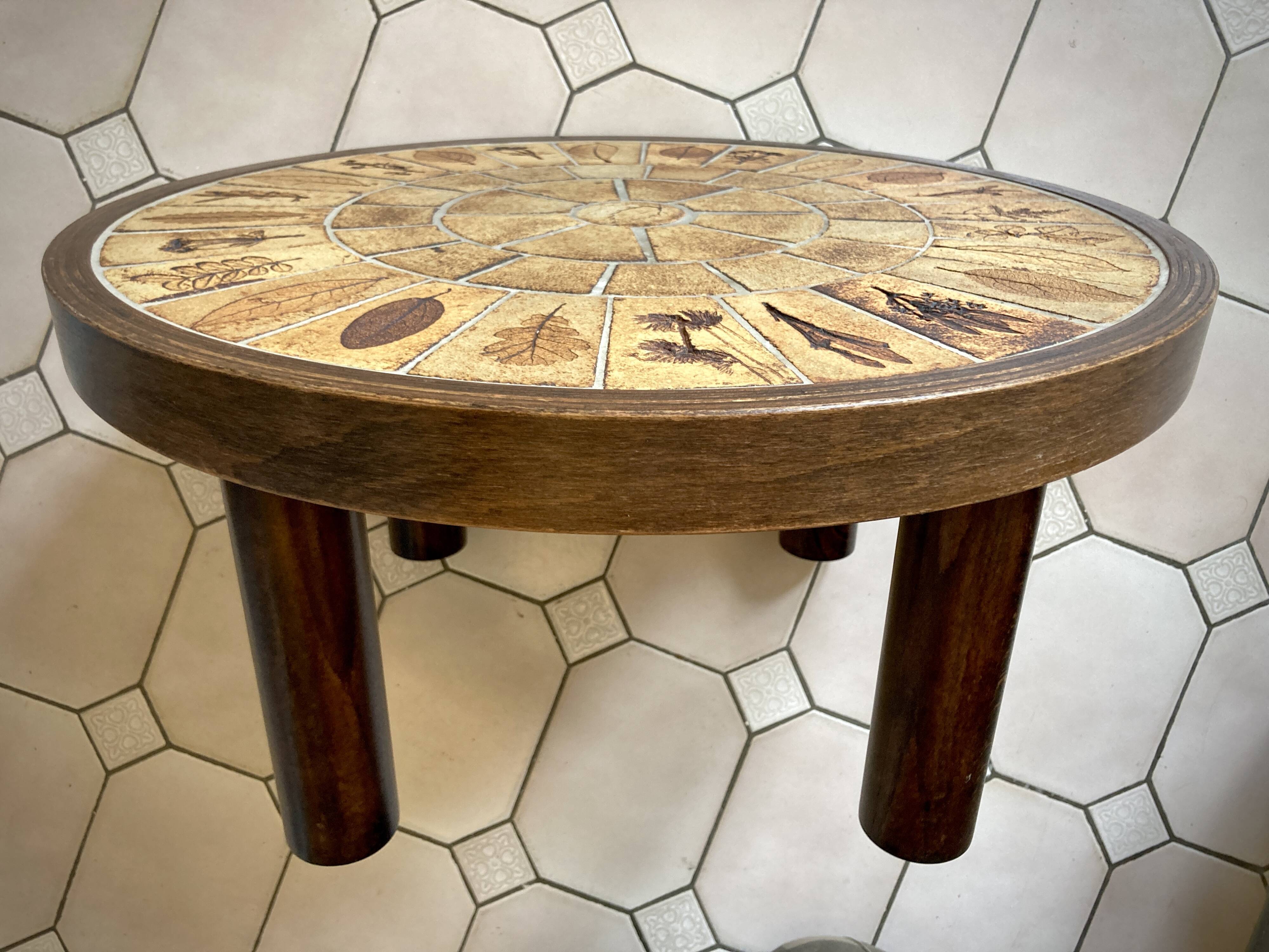 Round herbarium coffee table - Roger Capron