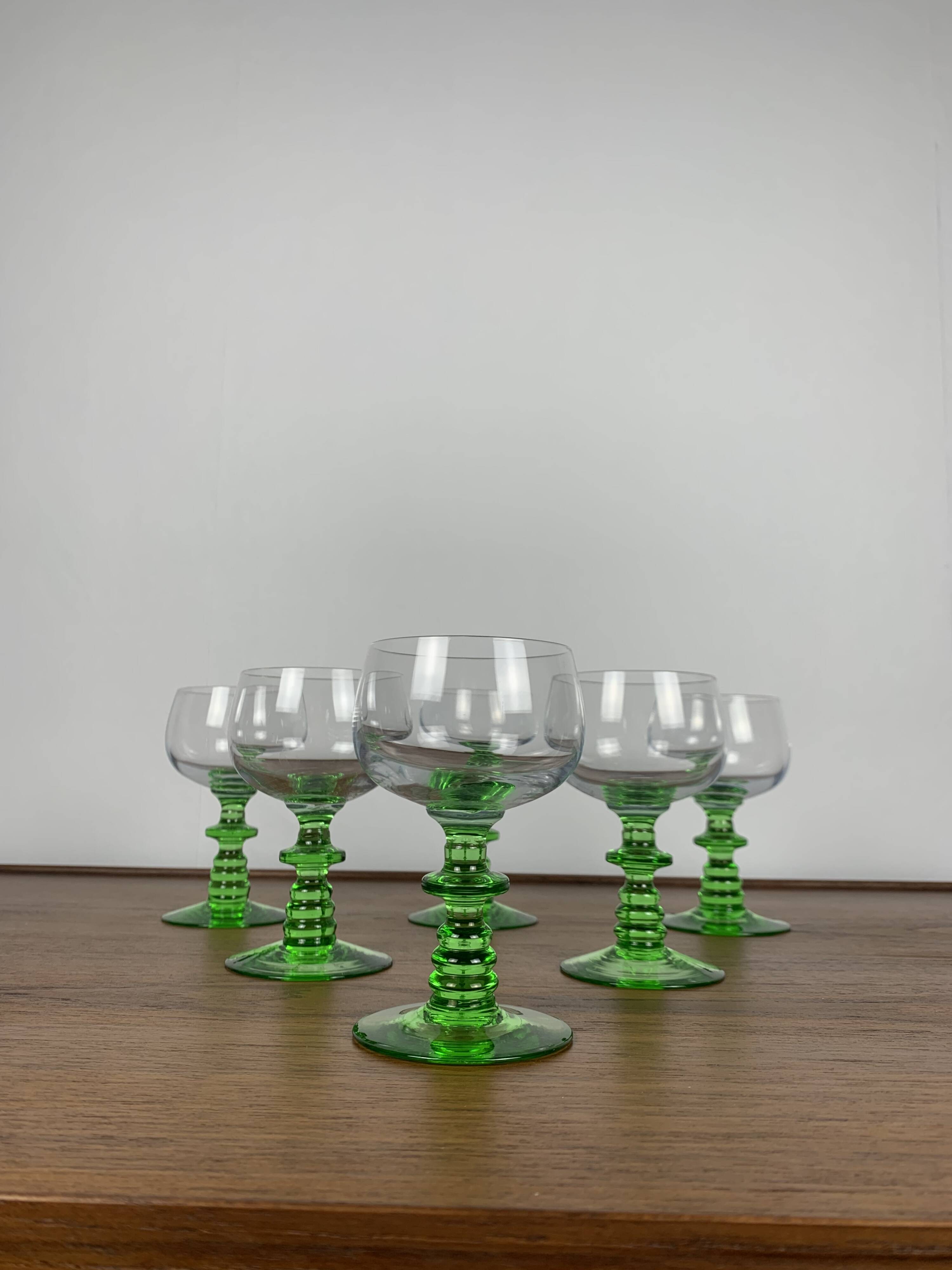 Set of 6 vintage wine glasses with emerald green stem
