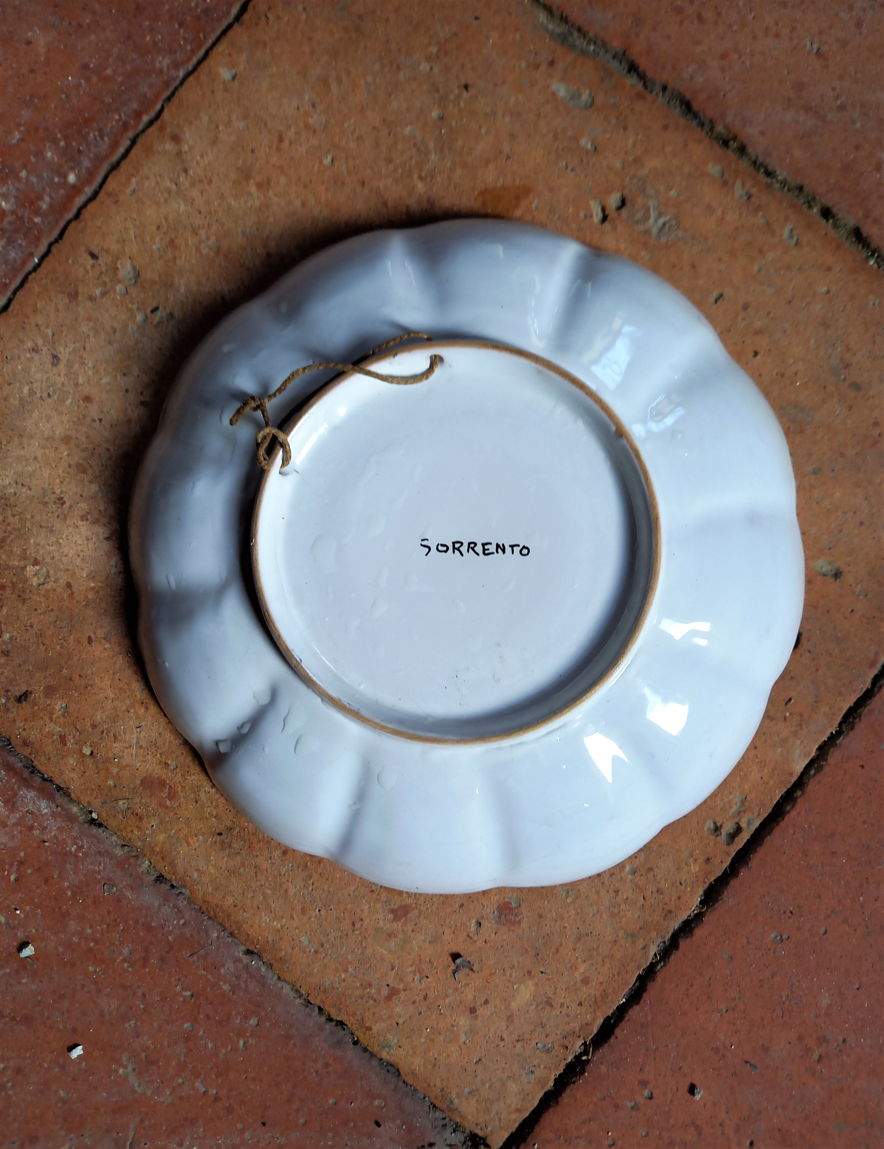 Decorative antique plate in Italian ceramic Sorrento