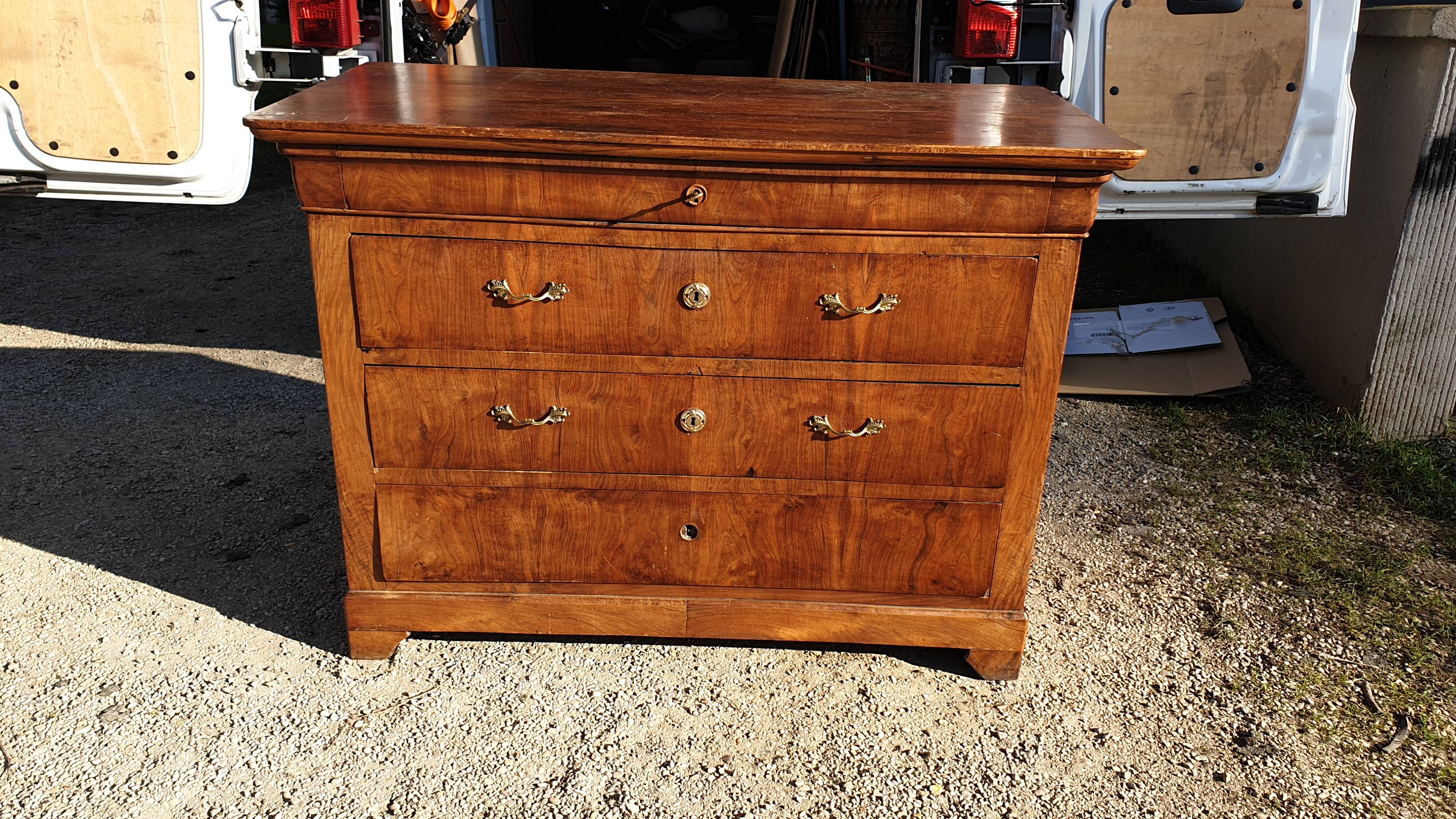 Commode louis Philippe à doucine