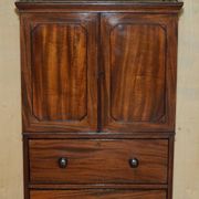 Paire de commodes hautes anciennes Castle Howard 1840 en bois dur