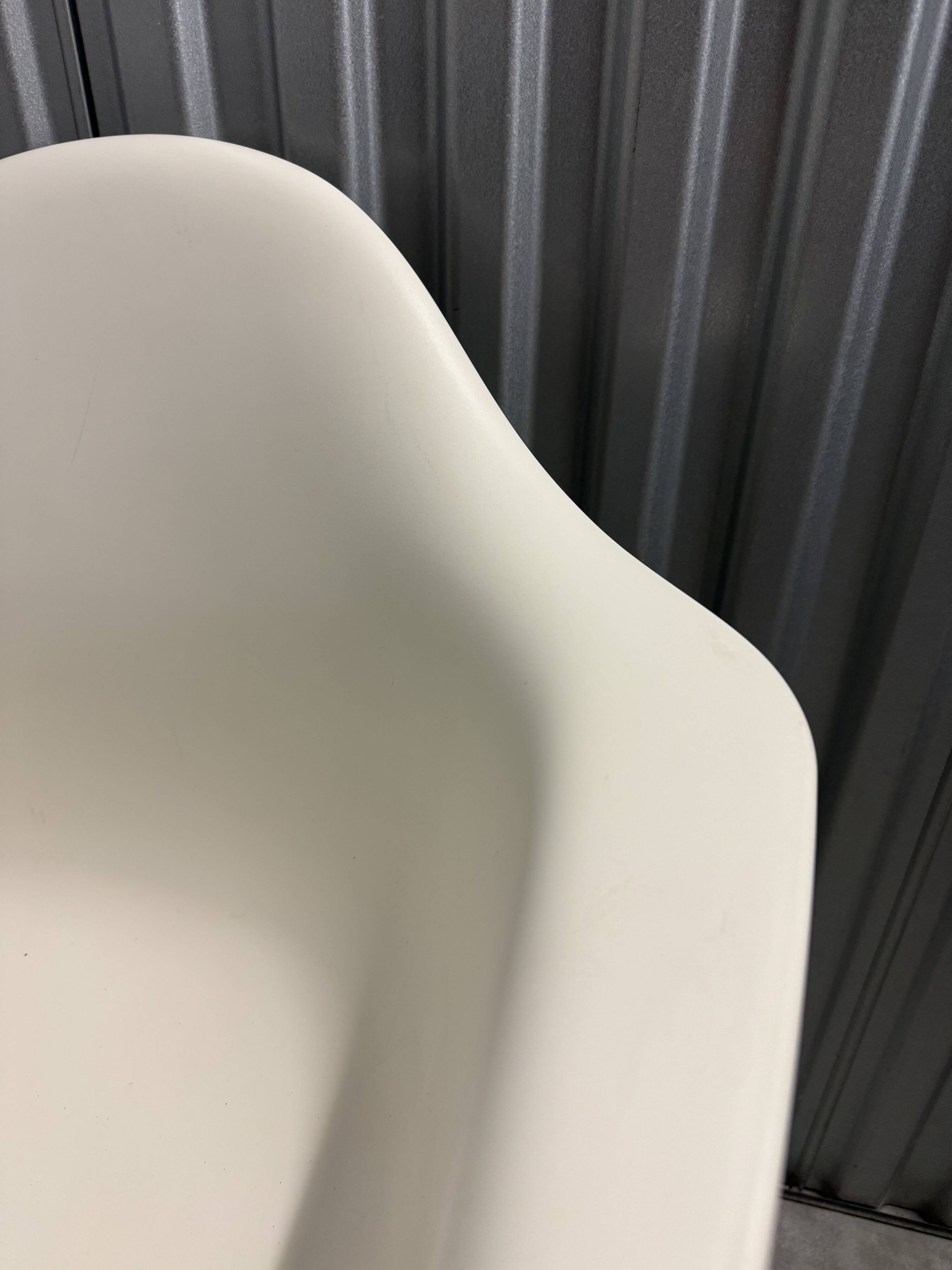 VITRA DAR Eames Armchair White