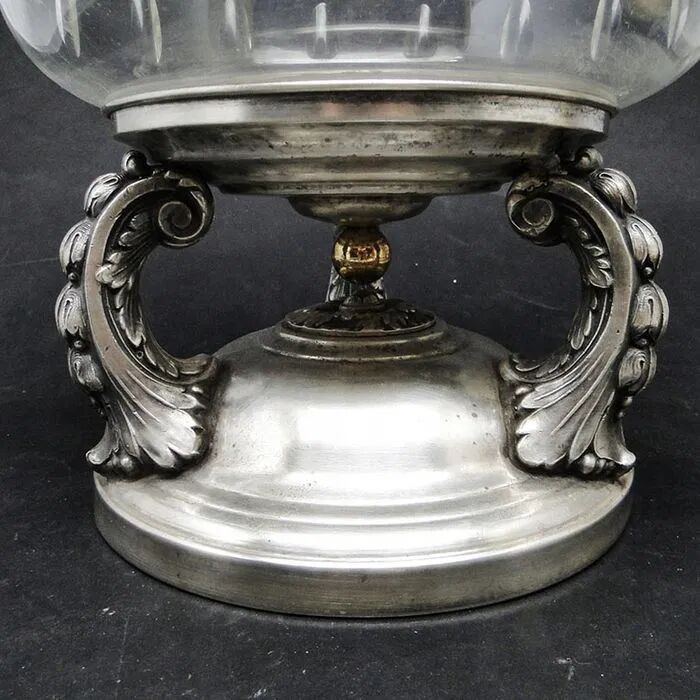 I8U Art Deco Cake Stand on Columns