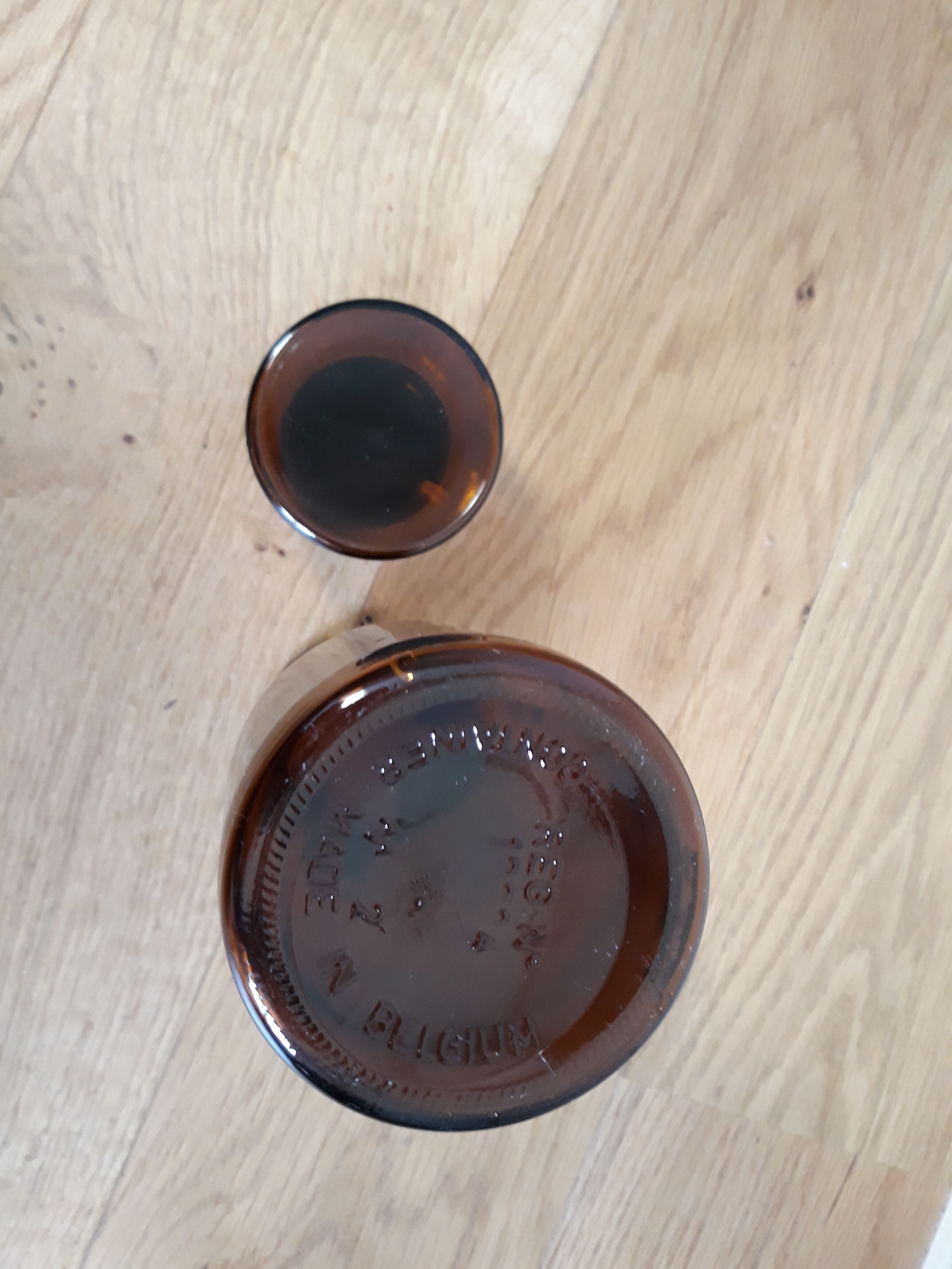 Apothecary bottle jar in amber brown glass with cap