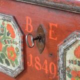 Coffre de mariage d'art populaire de 1849